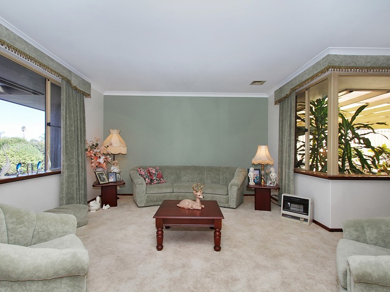 8 Ellara Court, ALEXANDER HEIGHTS, WA 6064