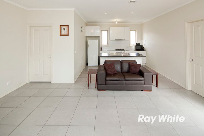 2/10 Raymond Street, Somerville, VIC 3912