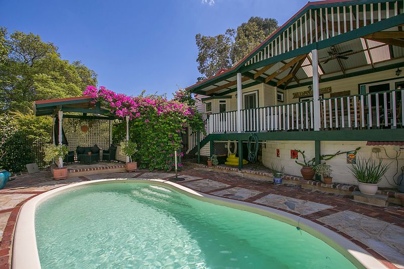 13 Holly Way West, KALAMUNDA, WA 6076