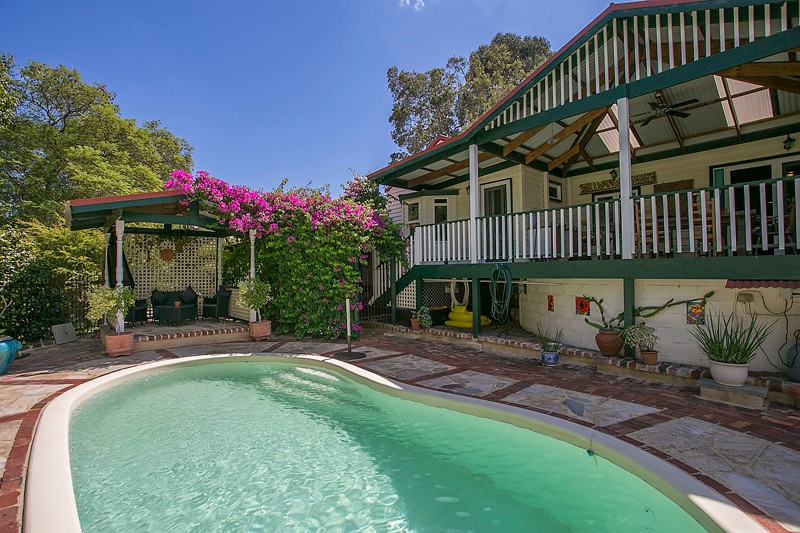 13 Holly Way West, KALAMUNDA, WA 6076