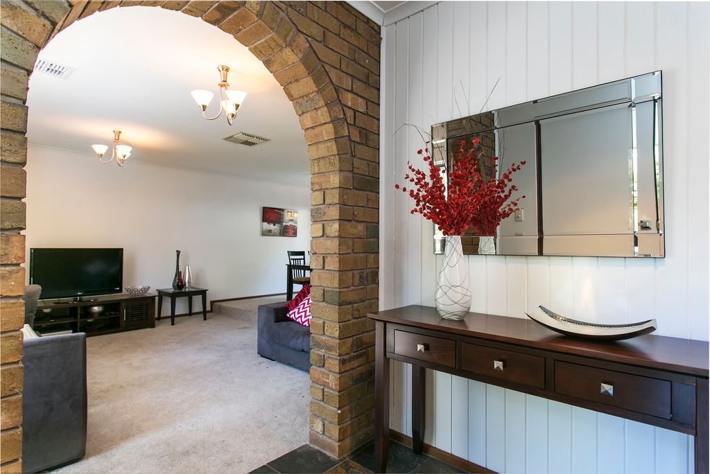 24 Horseshoe Drive, ABERFOYLE PARK, SA 5159