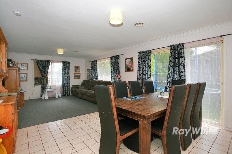 9 Scarborough Avenue, CRANBOURNE WEST, VIC 3977