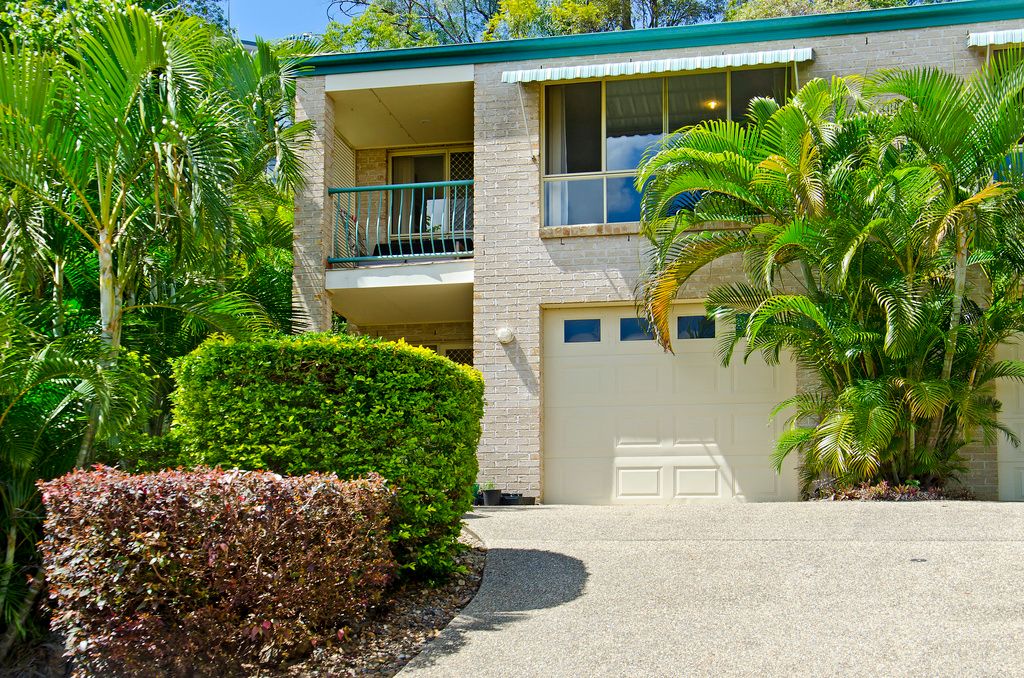 19 Carilla Place, ELANORA QLD 4221