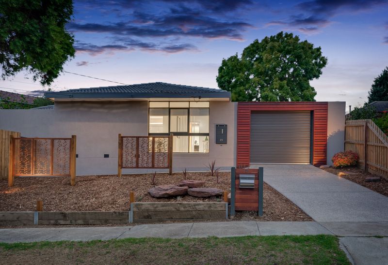 15 Champion Crescent, BUNDOORA, VIC 3083