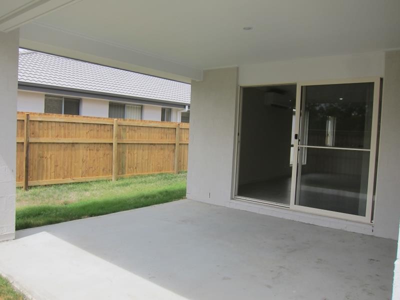 11 Cardena Drive, AUGUSTINE HEIGHTS, QLD 4300