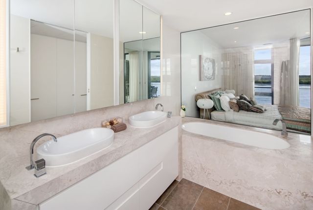 PARADISE POINT, QLD 4216