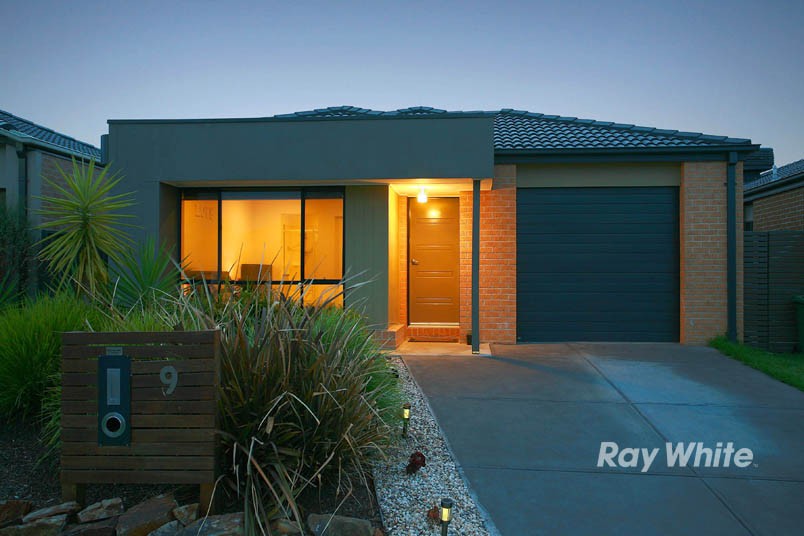 9 Abrus Circuit, CRANBOURNE NORTH, VIC 3977