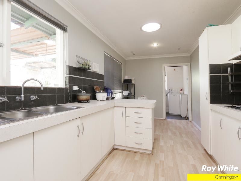 14 Lachlan Road, THORNLIE, WA 6108