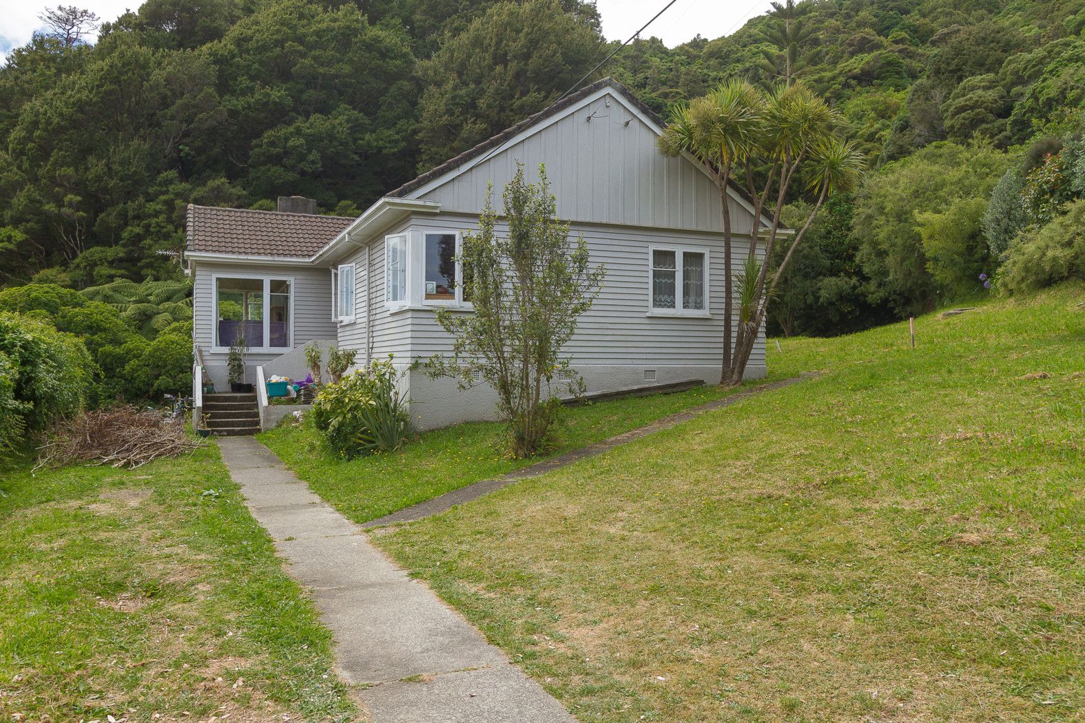 206 Whites Line East, WAIWHETU, Lower Hutt City
