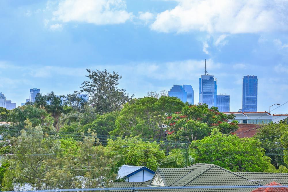 18 Ridge Street, GREENSLOPES, QLD 4120