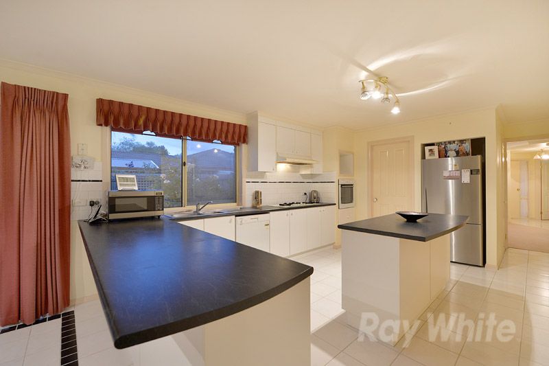 16 Carnoustie Court, ROWVILLE, VIC 3178