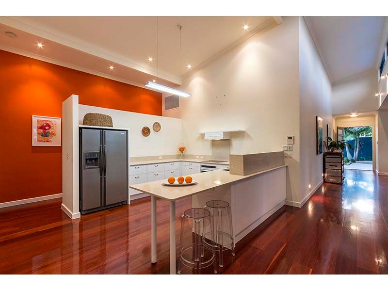 14 Petersen Avenue, SOUTHPORT, QLD 4215
