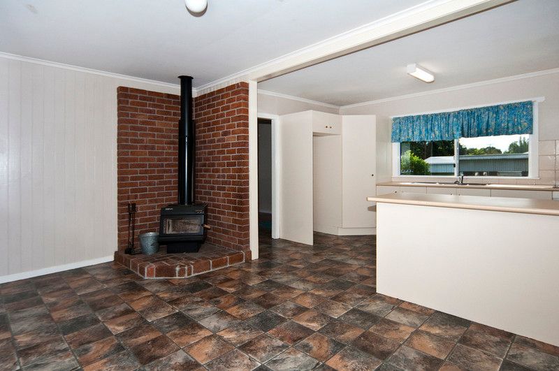 27 Albert Street, NEWTOWN, QLD 4350