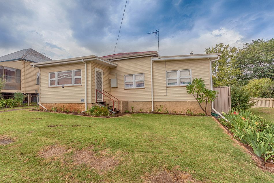 138 Stuart Street, MOUNT LOFTY QLD 4350