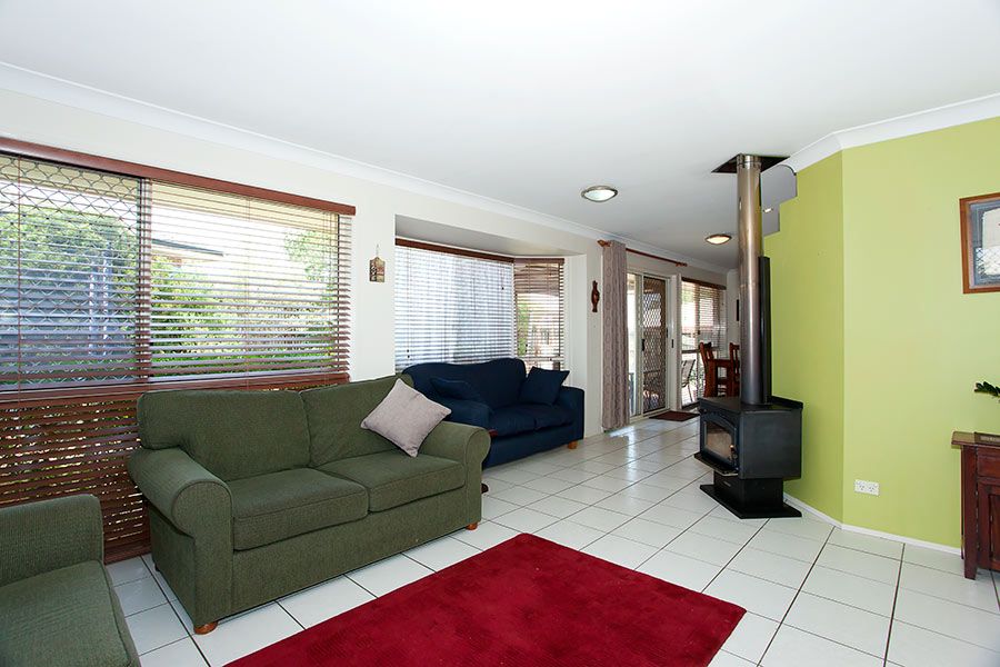 42 Biscay Crescent, GLENVALE, QLD 4350