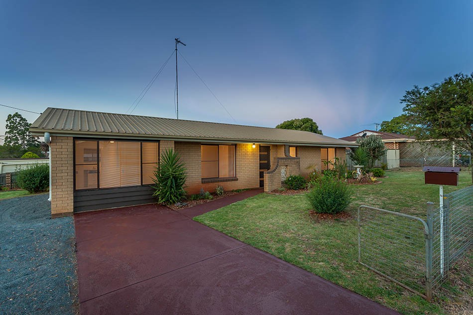 16 Cabarita Crescent, GLENVALE, QLD 4350
