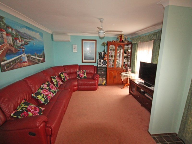 27 Swordfish Avenue, RABY, NSW 2566