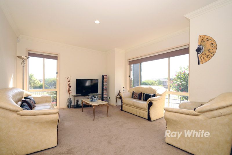 2 Memory Lane, ROWVILLE, VIC 3178