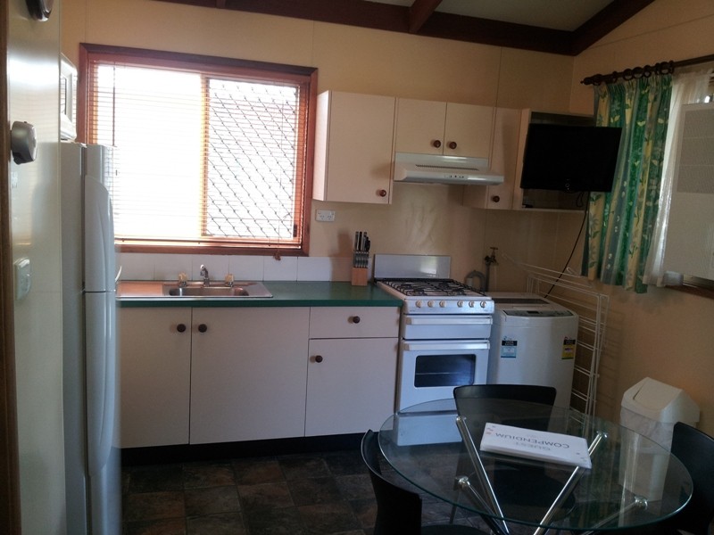 Unit J1 Blue Dolphin Holiday Resort, Yamba Road, YAMBA, NSW 2464