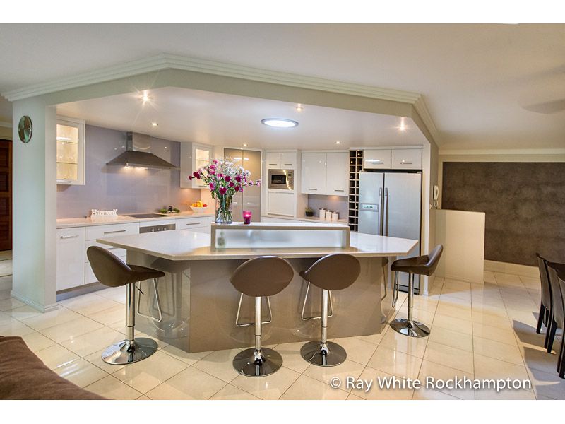 27 Walnut Avenue, NORMAN GARDENS, QLD 4701