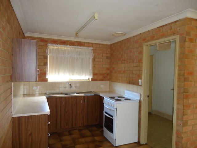 1/10 Plymouth Road, UTAKARRA, WA 6530