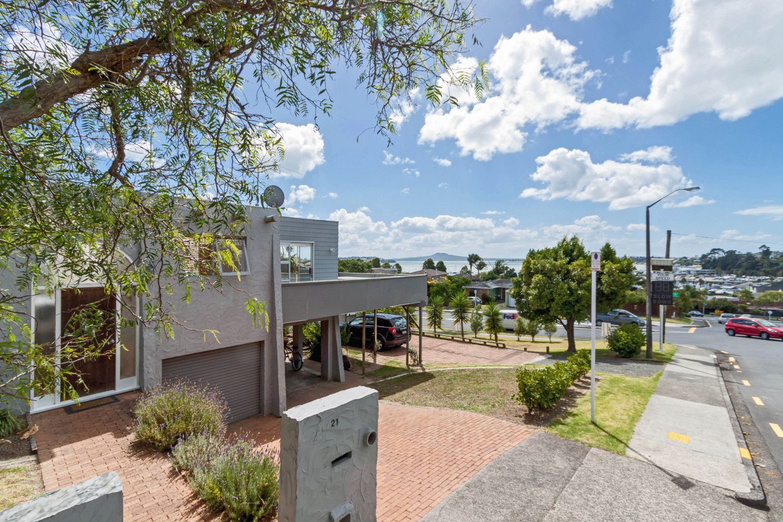21 Pigeon Mountain Road, HALF MOON BAY, Manukau City