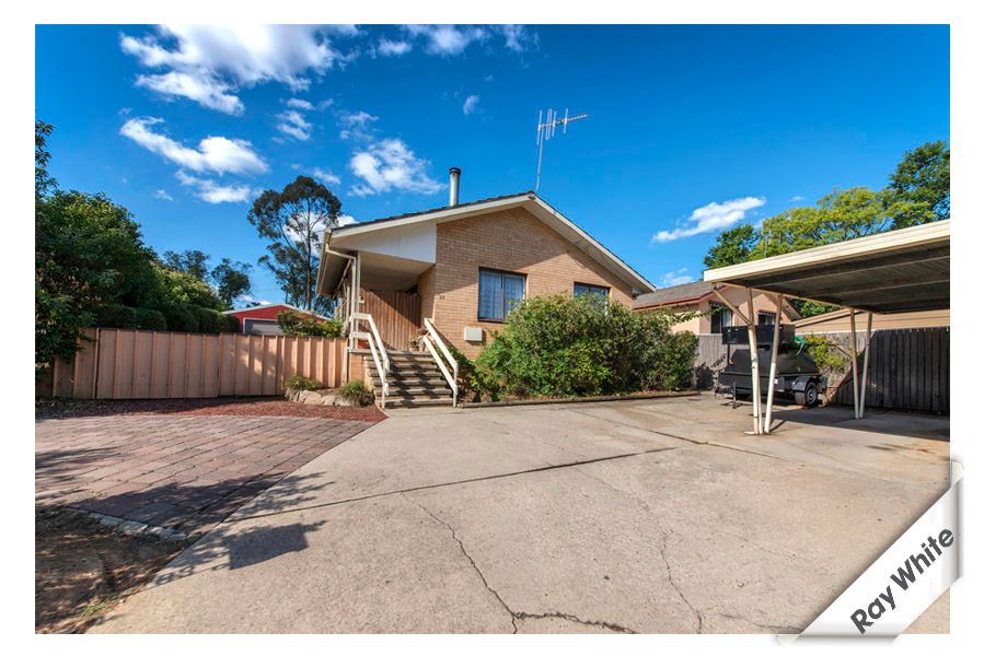 33 Cooney Court, CHARNWOOD, ACT 2615