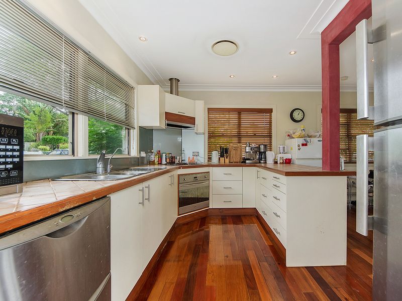 21 Geoffrey Avenue, SOUTHPORT, QLD 4215