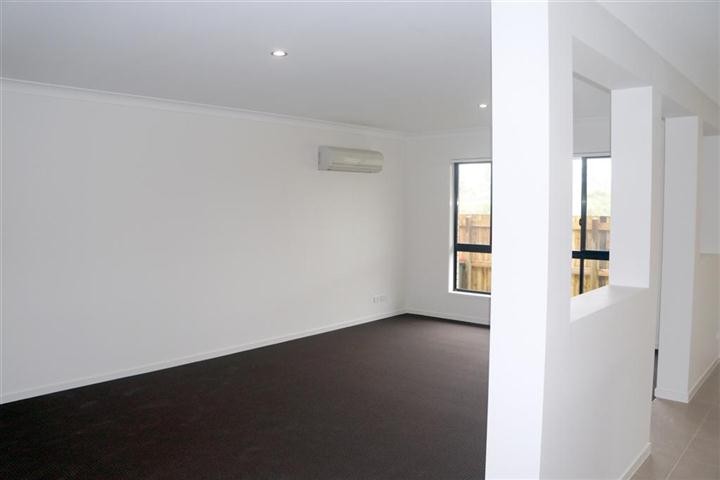 32 Petrel Street, KIRKWOOD, QLD 4680