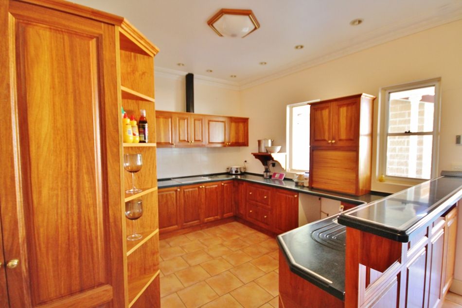 524 Olympic Hwy North, YOUNG, NSW 2594