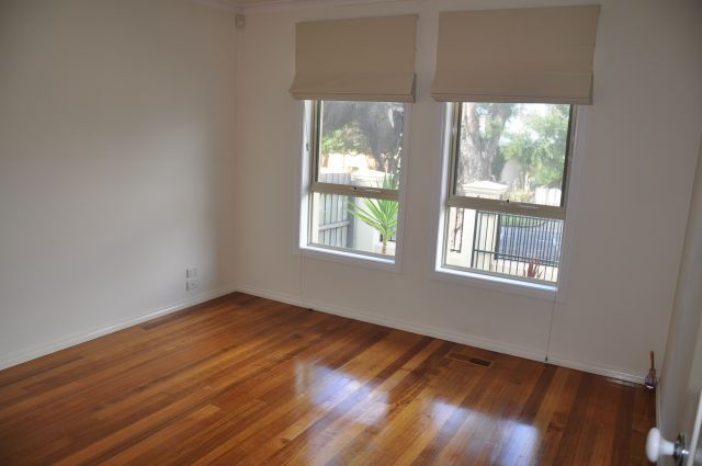 27 Goulburn Avenue, RESERVOIR, VIC 3073