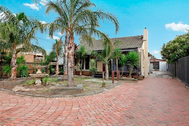 33 Lane Crescent, RESERVOIR VIC 3073