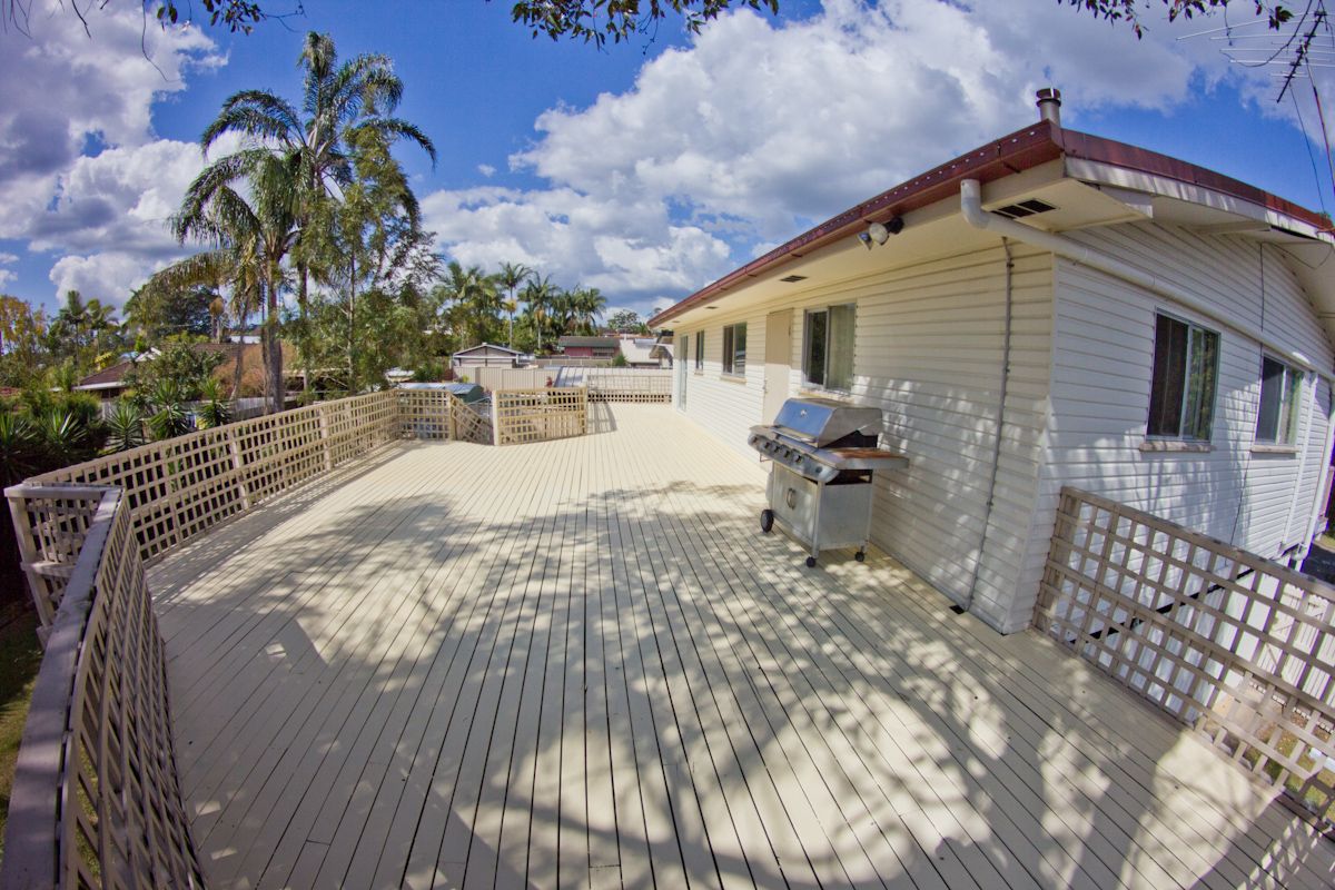 26 Wootton Cresent, SPRINGWOOD, QLD 4127