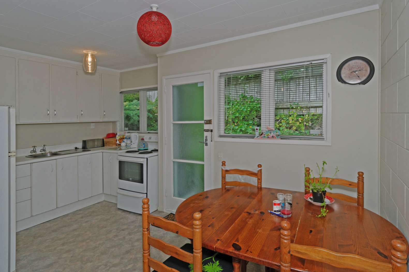 5/15A Woodside Road photo 3