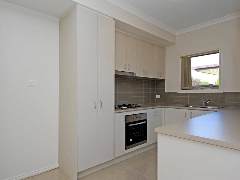1/12 Newton Crescent, LALOR, VIC 3075