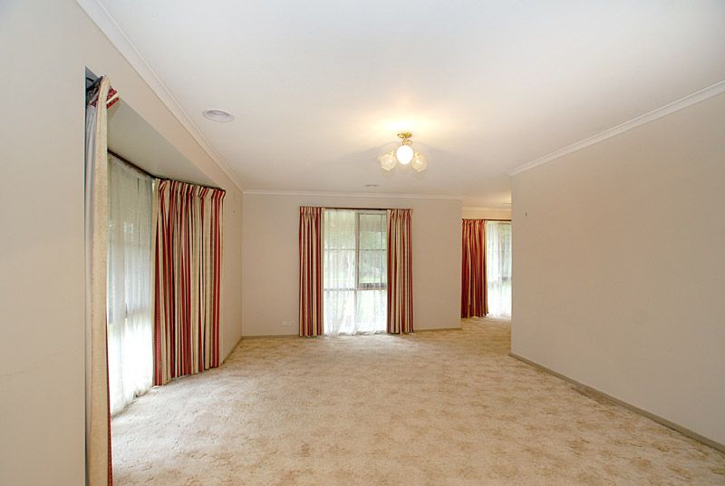164 Windermere Drive, FERNTREE GULLY, VIC 3156