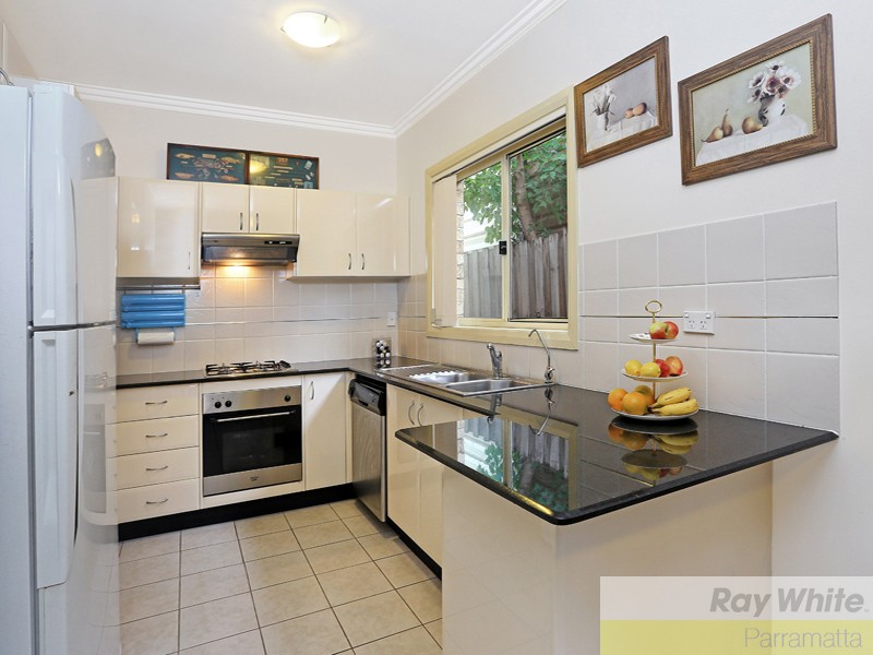 2/15 Veron Street, WENTWORTHVILLE, NSW 2145