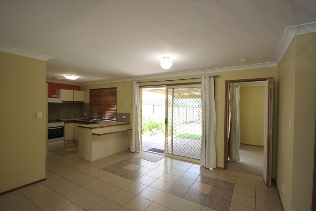 10B Phantom Court, BRASSALL, QLD 4305