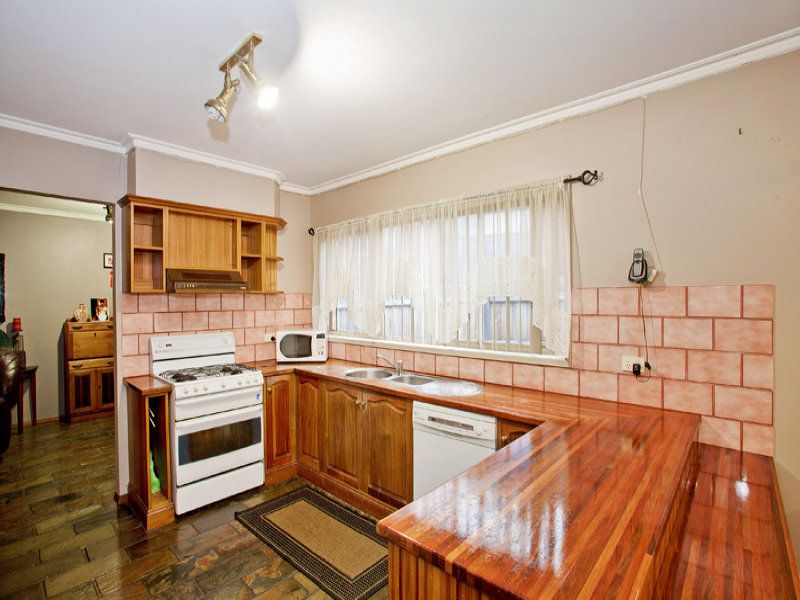 13 Rosemont Crescent, BELL POST HILL, VIC 3215