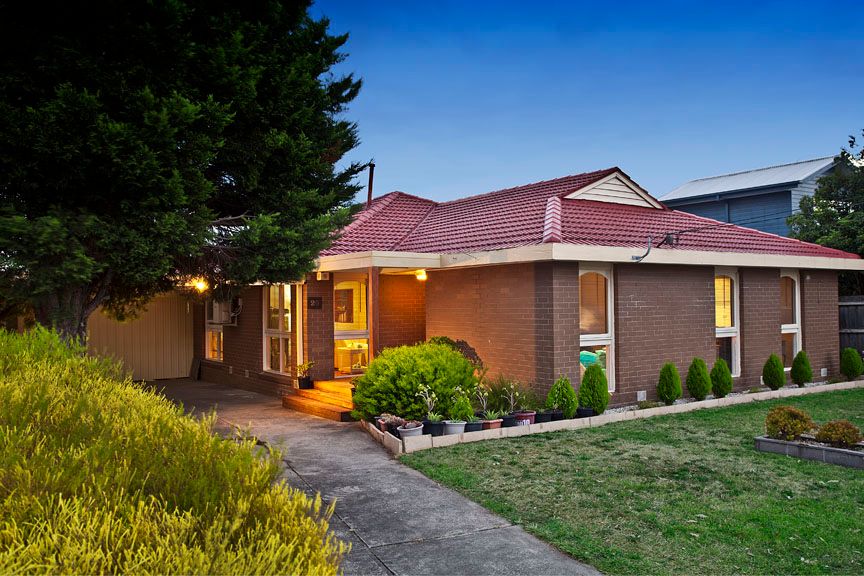 20 Whites Lane, GLEN WAVERLEY VIC 3150