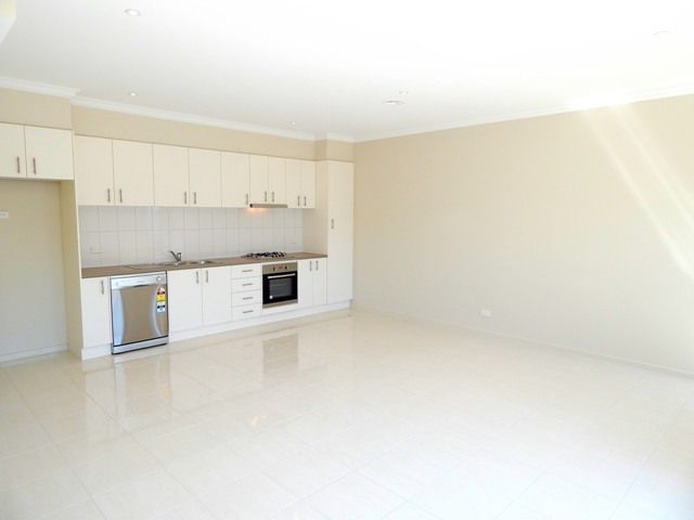 2/10 Tovey Street, RESERVOIR, VIC 3073