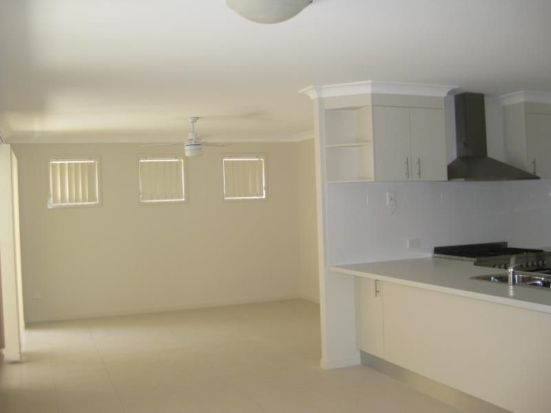 20 Flower Place, RICHLANDS, QLD 4077