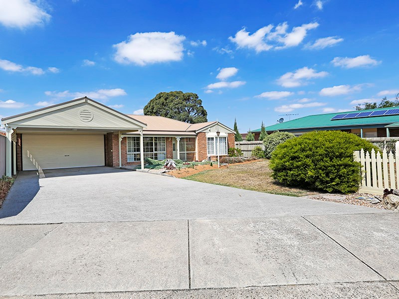 13 Cortland Drive, HIGHTON, VIC 3216