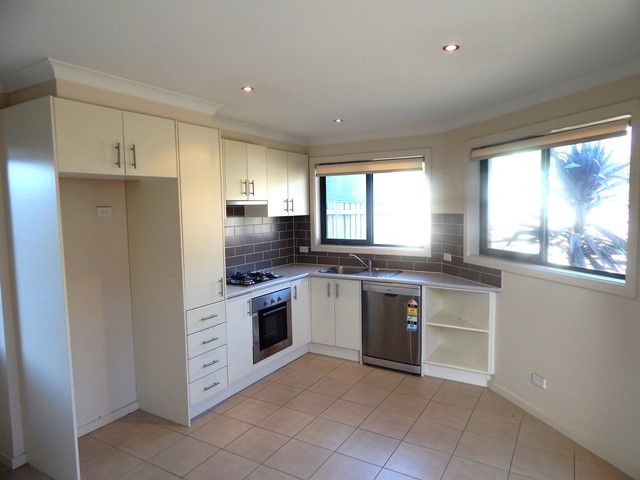 2/23 Heather Avenue, THOMASTOWN, VIC 3074