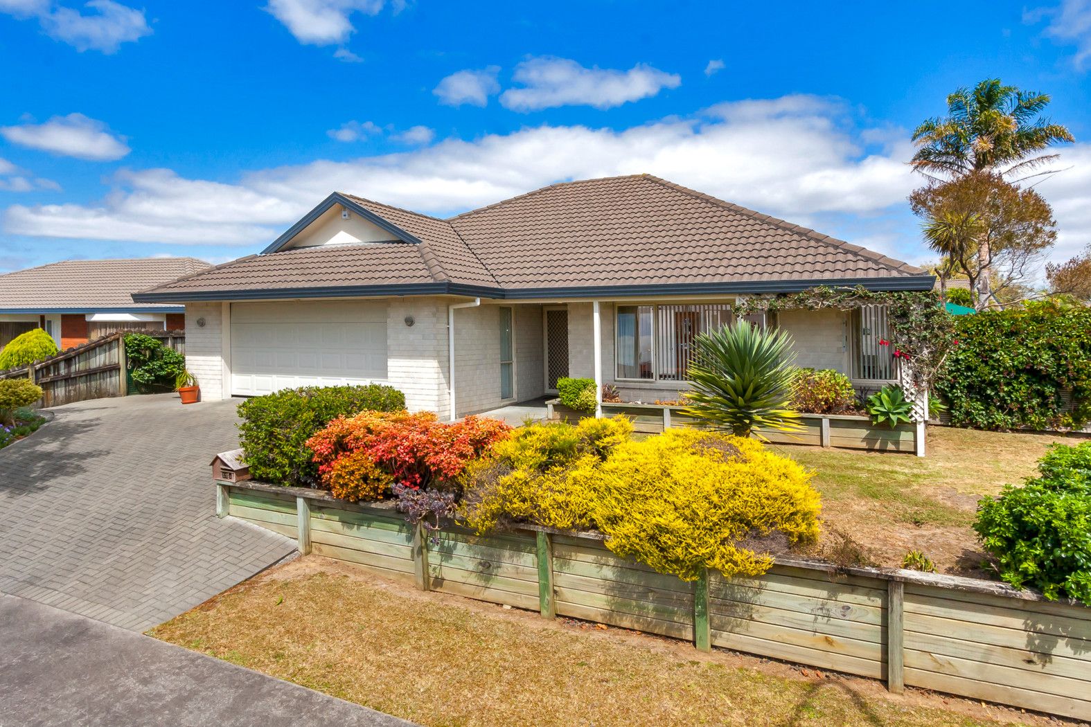 12A Yarlside Place, Howick, Manukau City