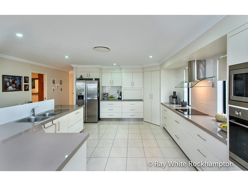 15 River Rose Drive, NORMAN GARDENS, QLD 4701
