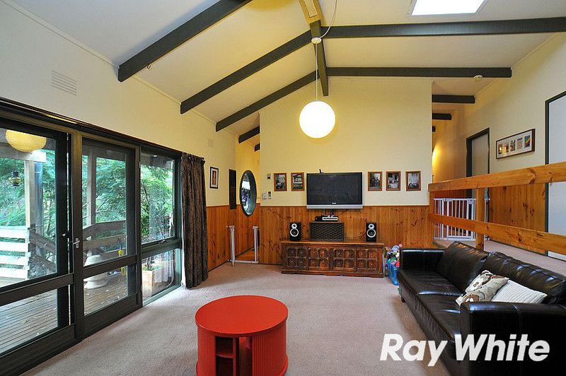 15 Wynette Avenue, UPPER FERNTREE GULLY, VIC 3156