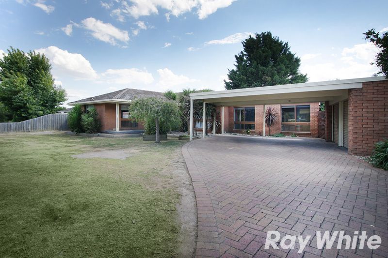 1 Rosalie Court, PAKENHAM, VIC 3810