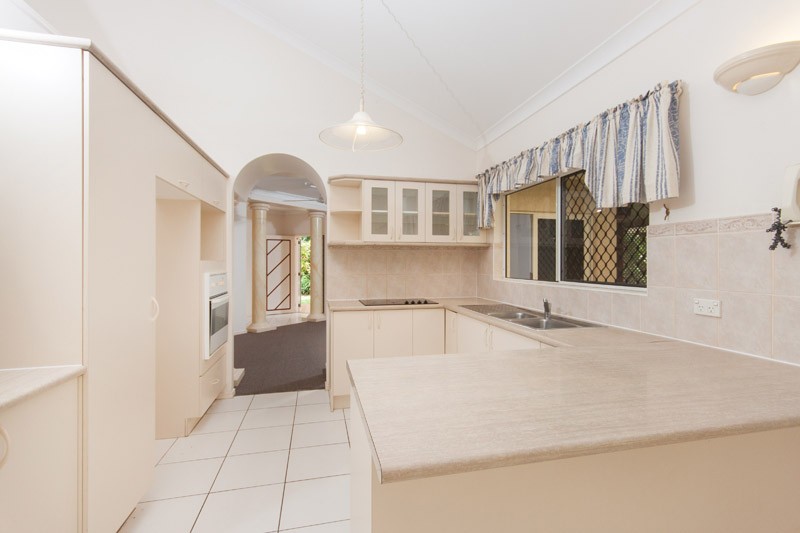 2 Newby Close, EDMONTON, QLD 4869