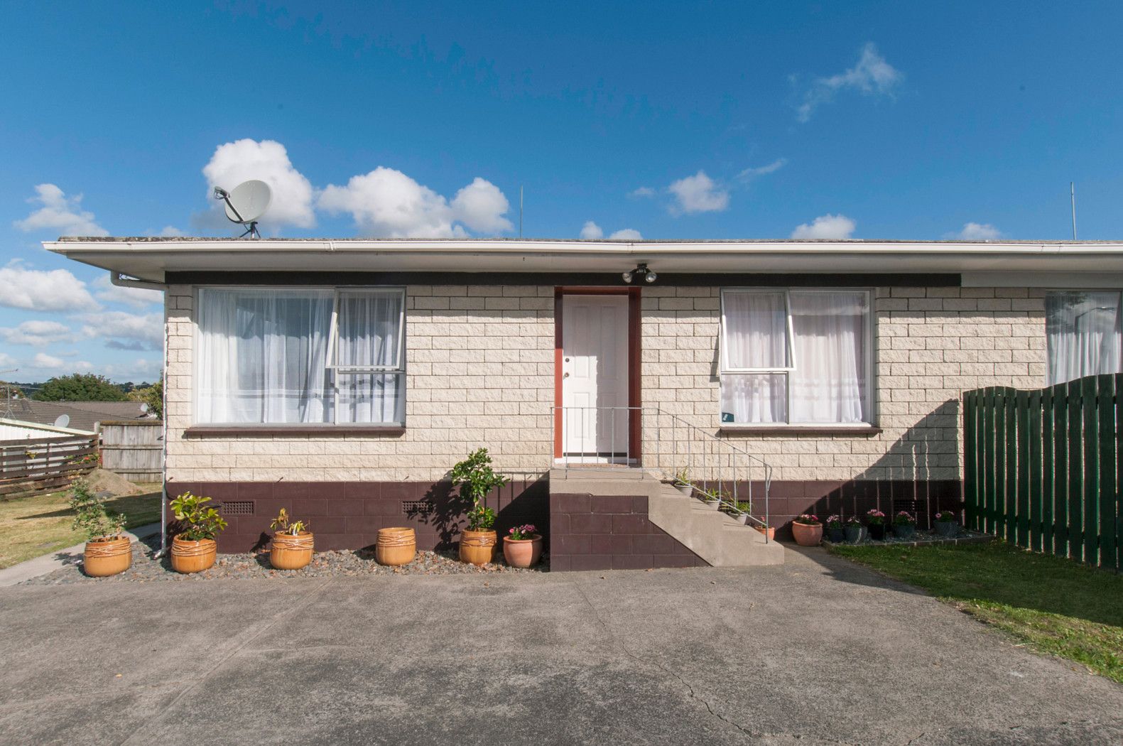 2/166 Pigeon Mountain Road, HALF MOON BAY, Manukau City